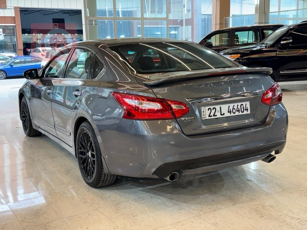 نيسان ألتيما